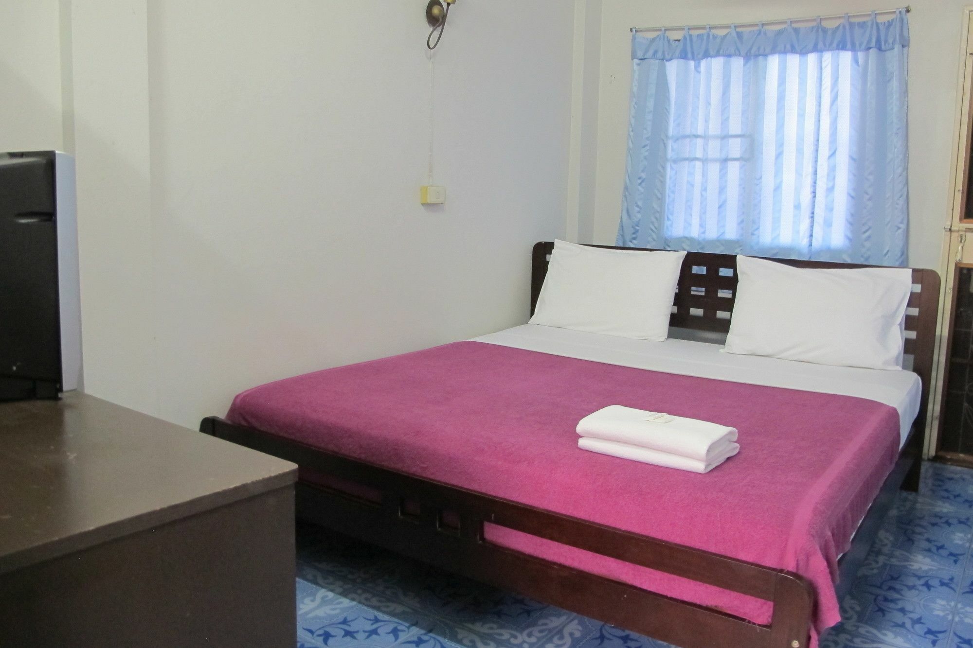 Samchai Hotel Си Рача Екстериор снимка