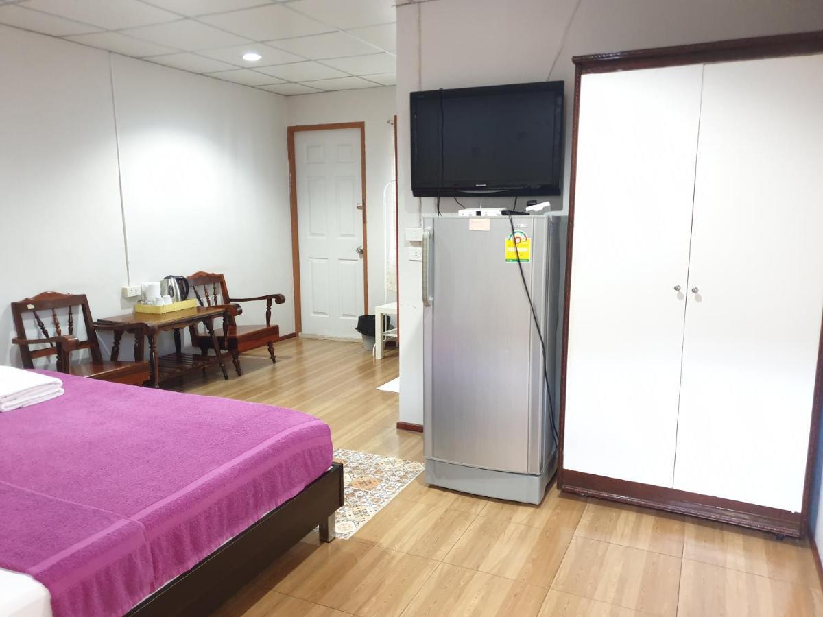 Samchai Hotel Си Рача Екстериор снимка