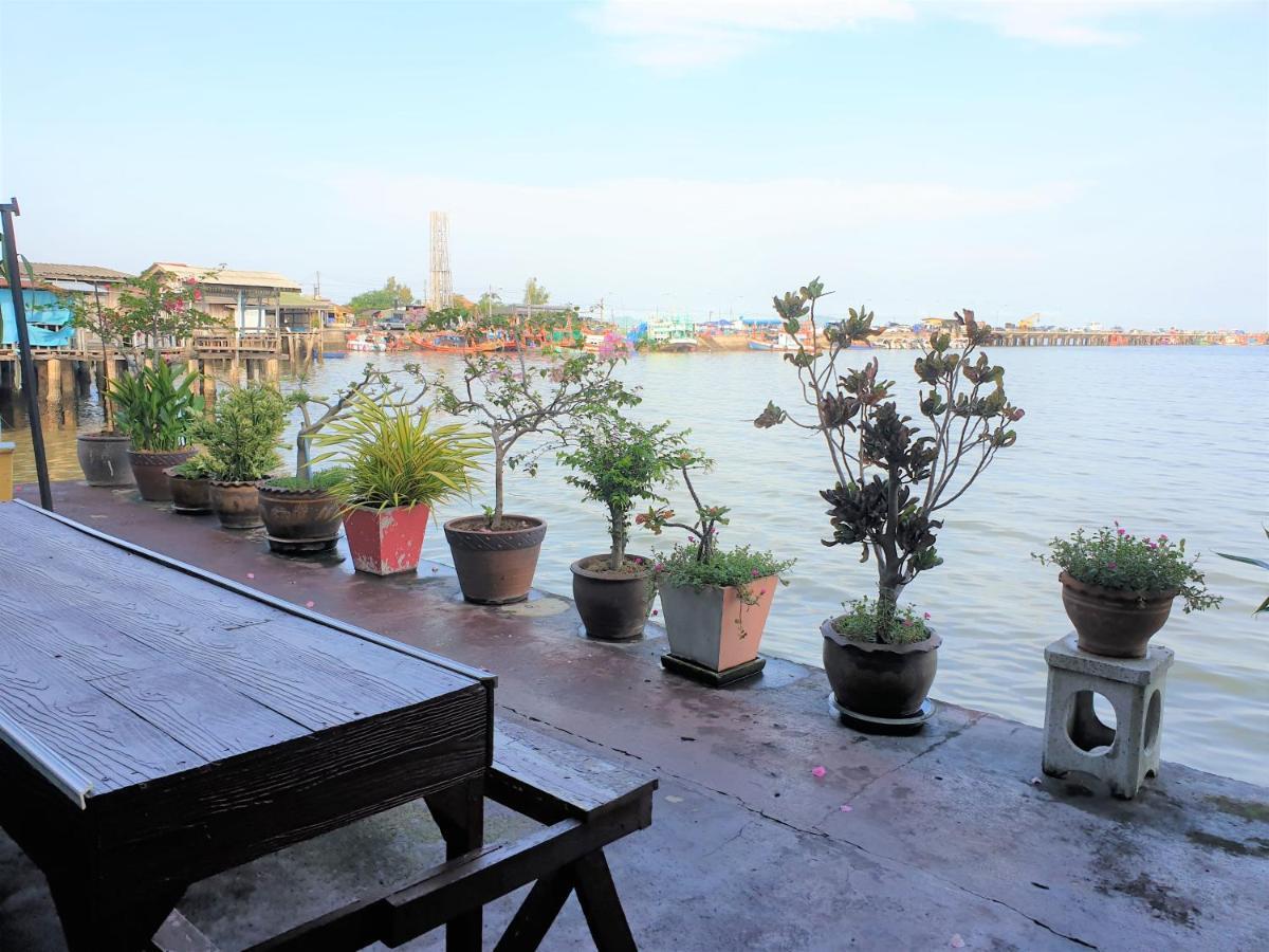 Samchai Hotel Си Рача Екстериор снимка